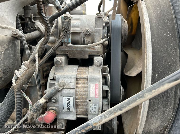 image for item NR9475 2014 Kenworth T370  rollback truck