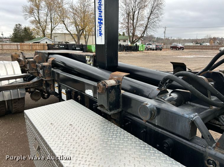 image for item NR9475 2014 Kenworth T370  rollback truck