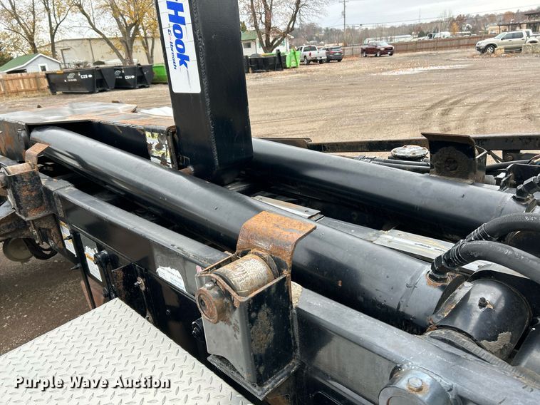 image for item NR9475 2014 Kenworth T370  rollback truck