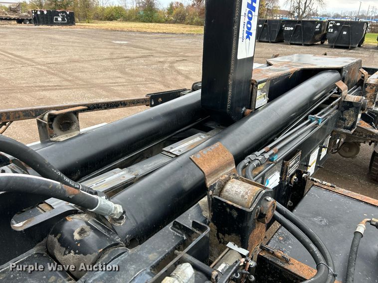 image for item NR9475 2014 Kenworth T370  rollback truck