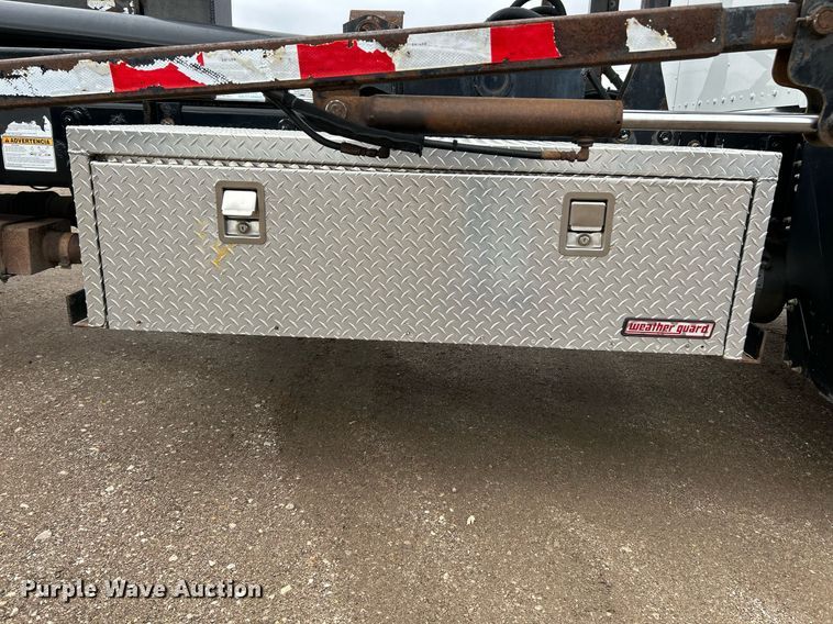 image for item NR9475 2014 Kenworth T370  rollback truck