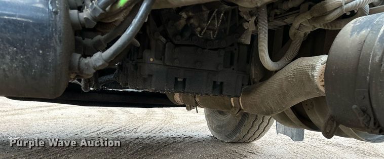 image for item NR9475 2014 Kenworth T370  rollback truck