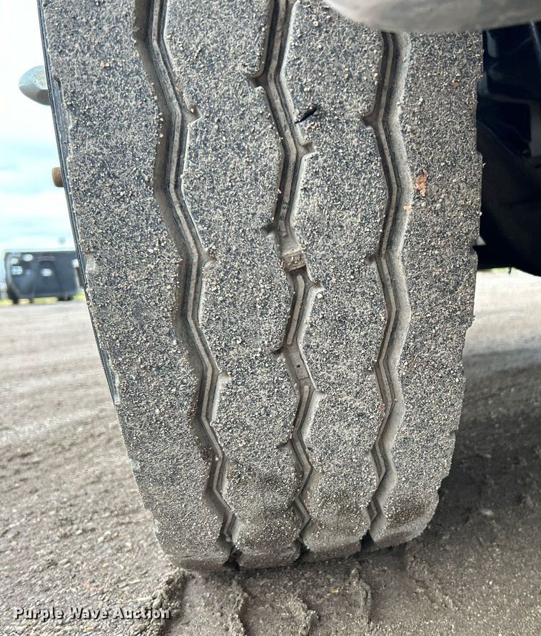 image for item NR9475 2014 Kenworth T370  rollback truck