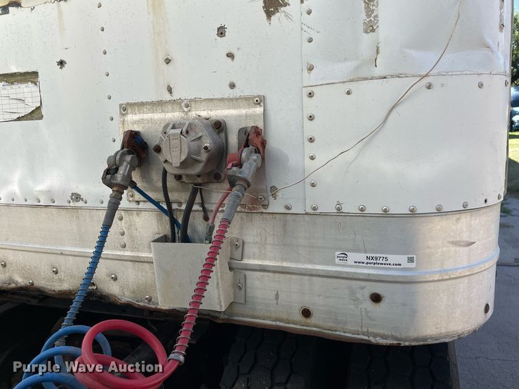 image for item NX9775 2000 Wabash  refrigerated van trailer