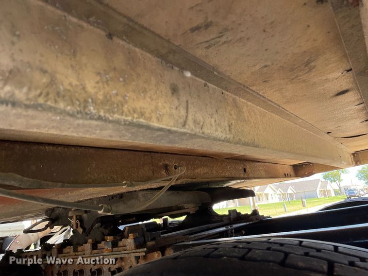 image for item NX9775 2000 Wabash  refrigerated van trailer