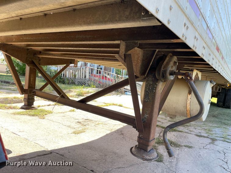 image for item NX9775 2000 Wabash  refrigerated van trailer