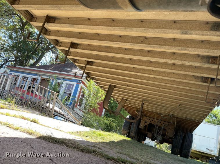 image for item NX9775 2000 Wabash  refrigerated van trailer