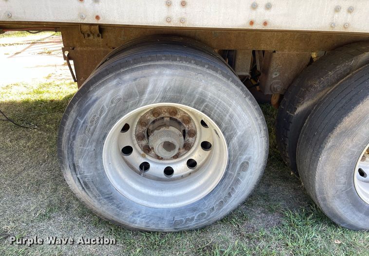 image for item NX9775 2000 Wabash  refrigerated van trailer