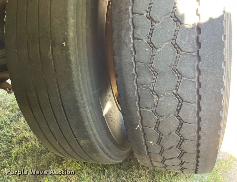 image for item NX9775 2000 Wabash  refrigerated van trailer