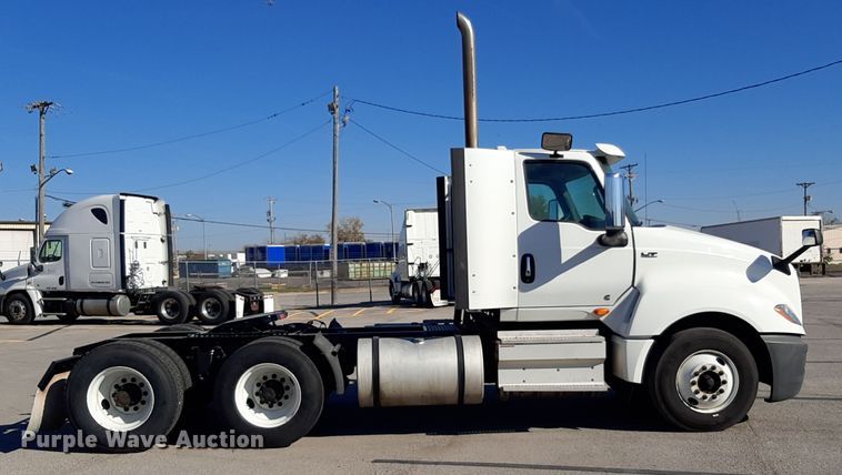image for item OA9179 2018 International LT625  semi truck