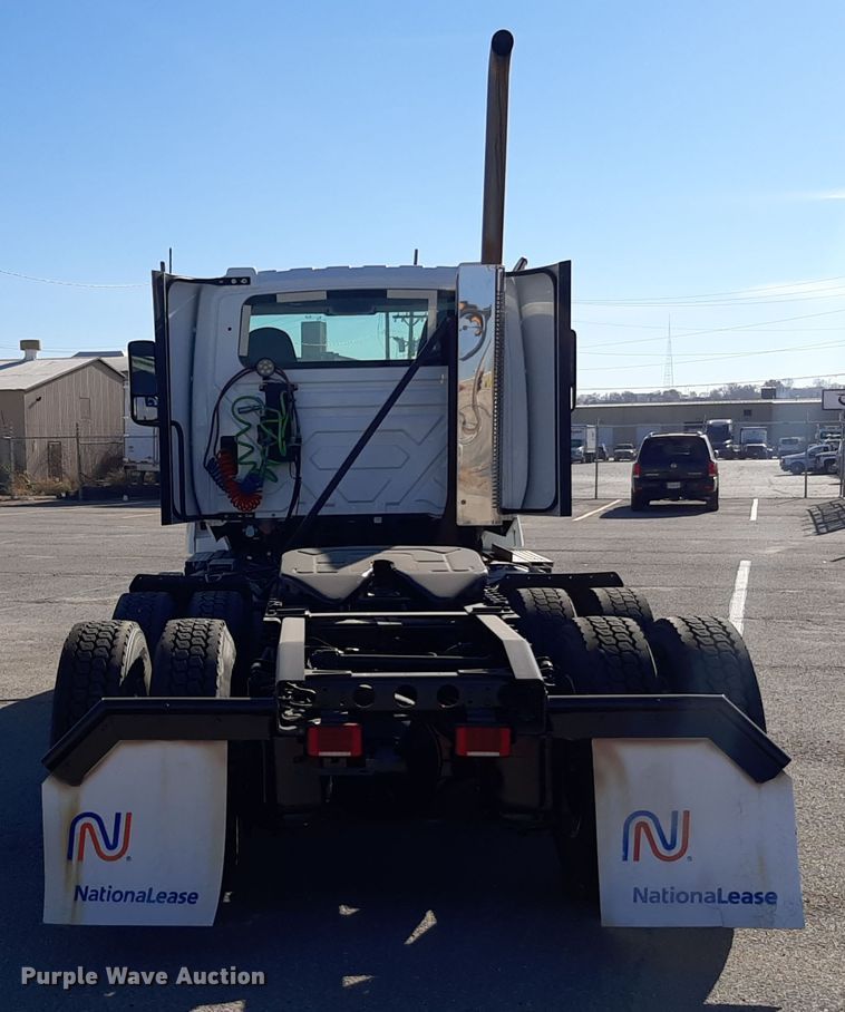 image for item OA9179 2018 International LT625  semi truck