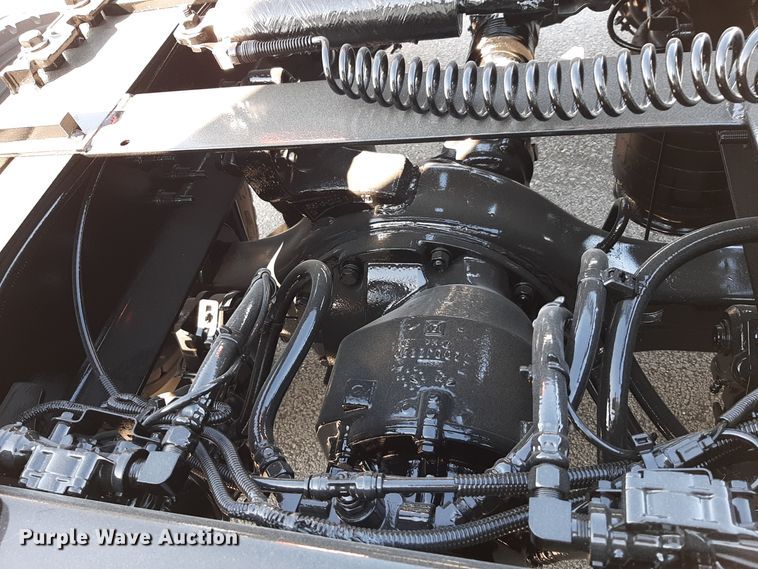 image for item OA9179 2018 International LT625  semi truck