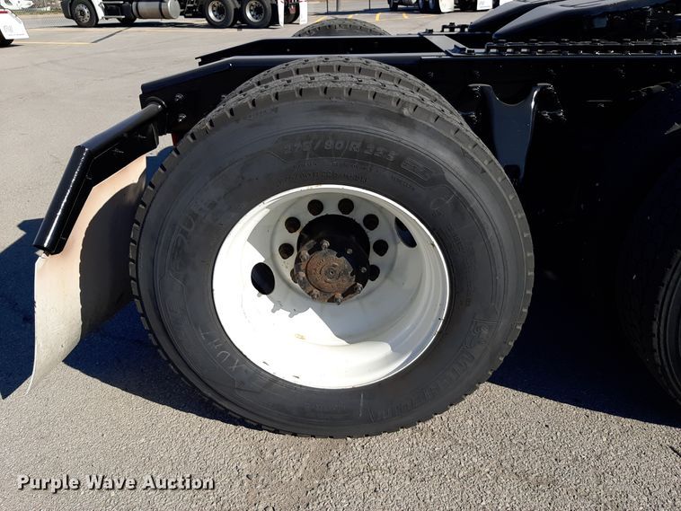 image for item OA9179 2018 International LT625  semi truck