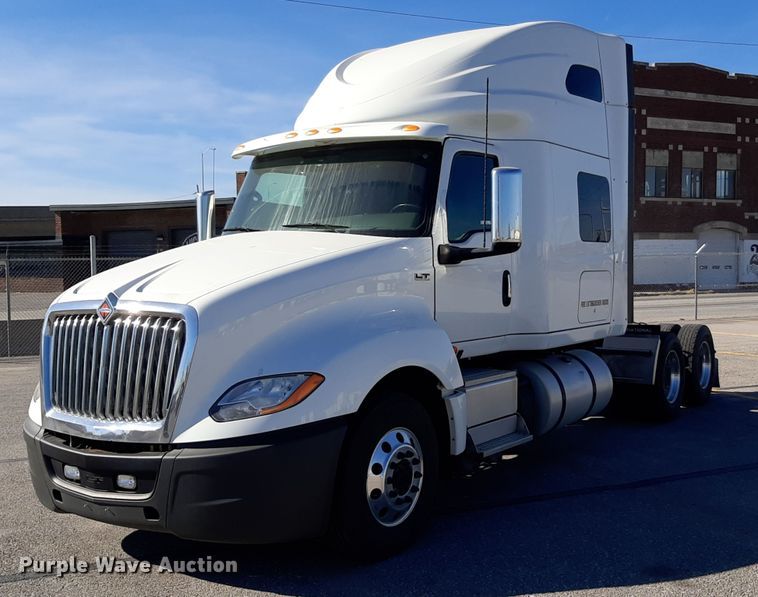 image for item OA9180 2018 International LT625  semi truck