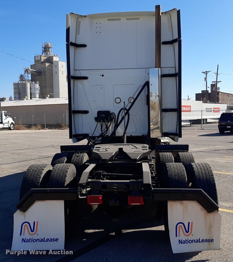 image for item OA9180 2018 International LT625  semi truck