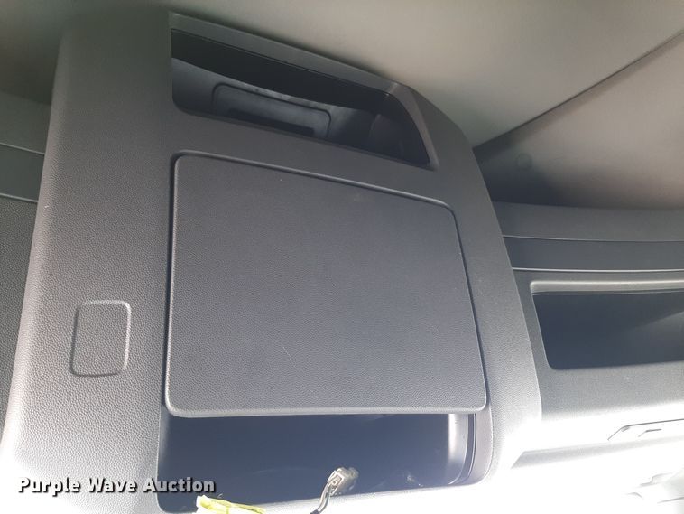 image for item OA9180 2018 International LT625  semi truck