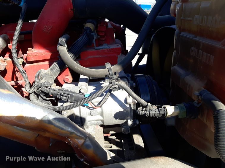 image for item OA9180 2018 International LT625  semi truck