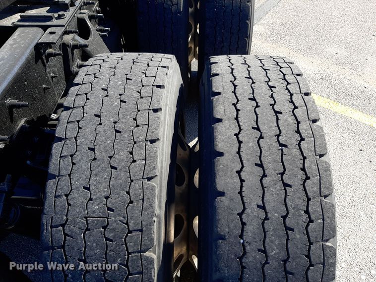 image for item OA9180 2018 International LT625  semi truck