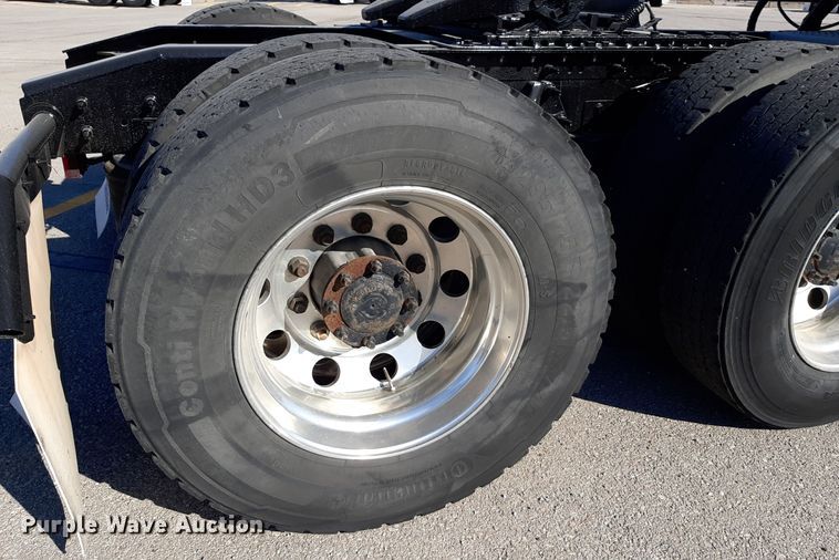 image for item OA9180 2018 International LT625  semi truck