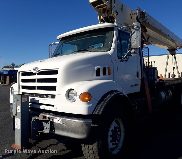 image for item OF9593 2002 Sterling LT7501  crane truck