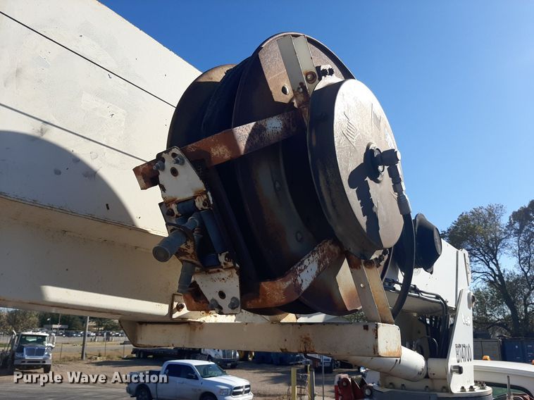 image for item OF9593 2002 Sterling LT7501  crane truck