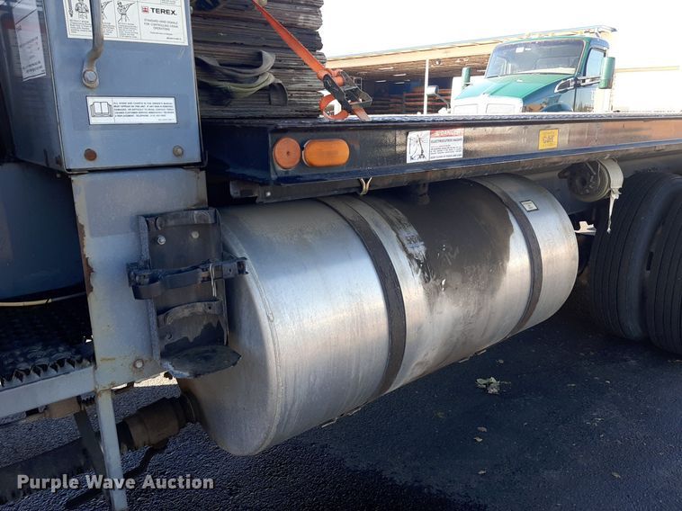 image for item OF9593 2002 Sterling LT7501  crane truck