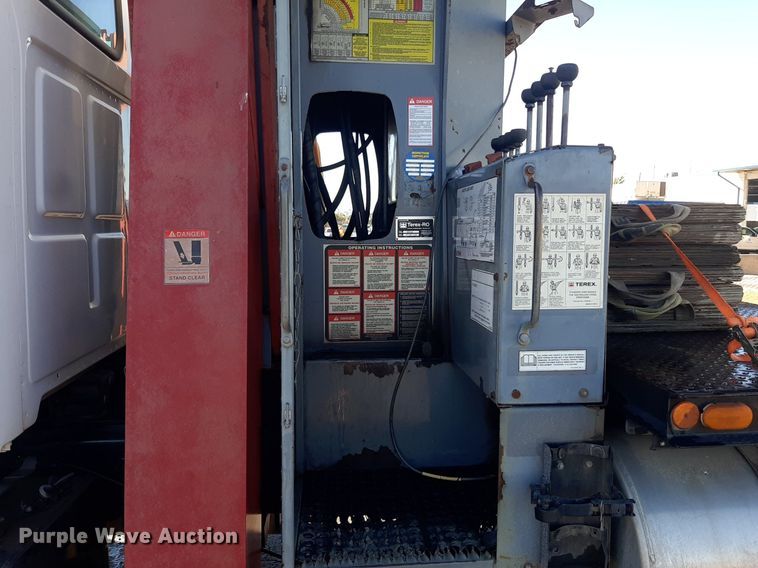 image for item OF9593 2002 Sterling LT7501  crane truck