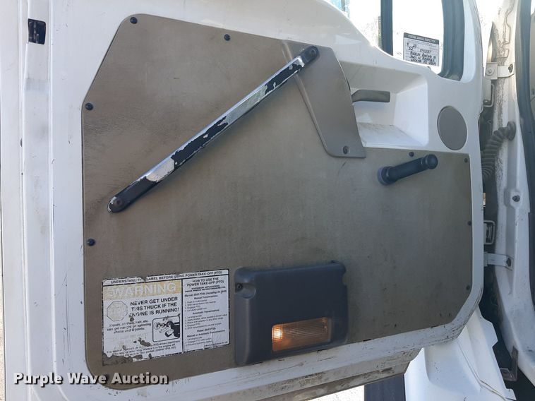 image for item OF9593 2002 Sterling LT7501  crane truck