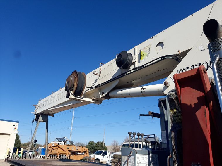 image for item OF9593 2002 Sterling LT7501  crane truck