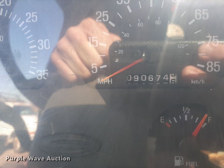 image for item OF9593 2002 Sterling LT7501  crane truck