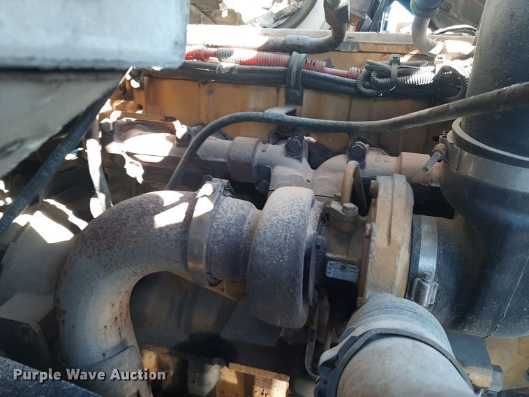 image for item OF9593 2002 Sterling LT7501  crane truck