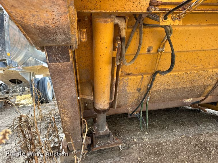 image for item OK9170 1986 Load King 403/4DFP  lowboy equipment trailer