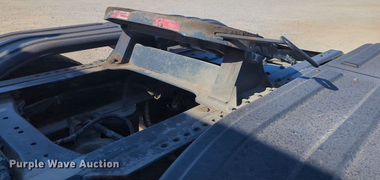 image for item OL9140 2017 Peterbilt 579 semi truck