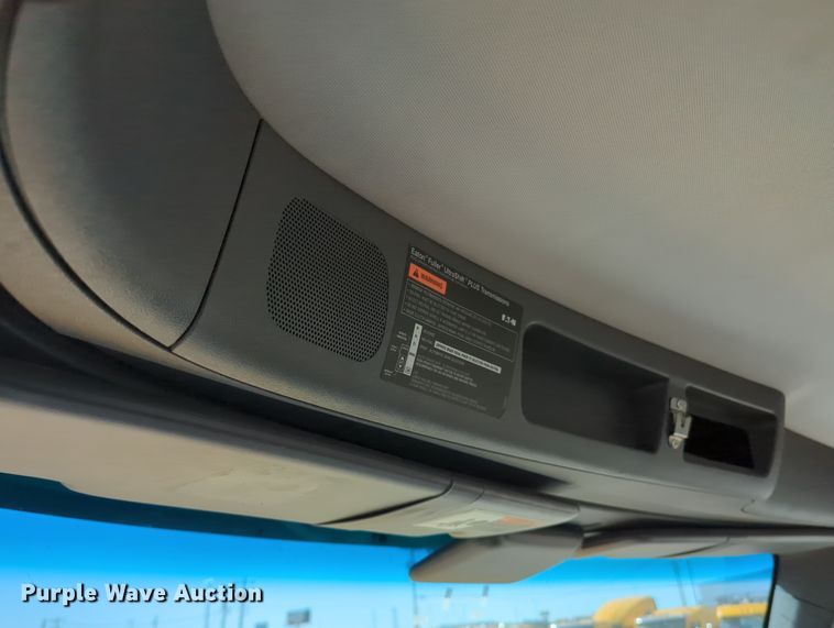 image for item OL9140 2017 Peterbilt 579 semi truck