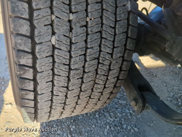 image for item OL9140 2017 Peterbilt 579 semi truck