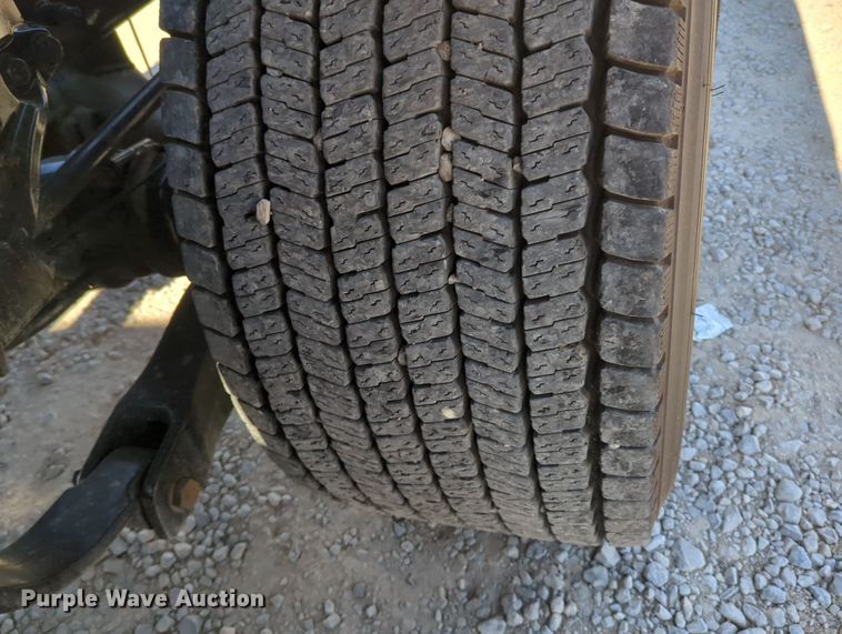 image for item OL9140 2017 Peterbilt 579 semi truck