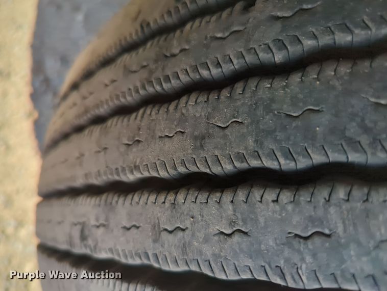 image for item OL9140 2017 Peterbilt 579 semi truck