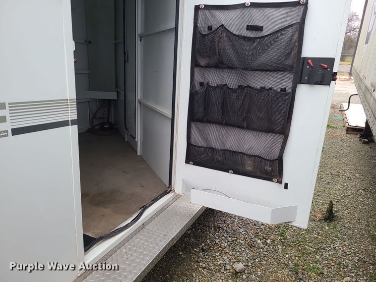 image for item DK4179 2000 Trails West  horse trailer