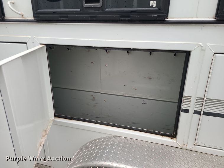 image for item DK4179 2000 Trails West  horse trailer