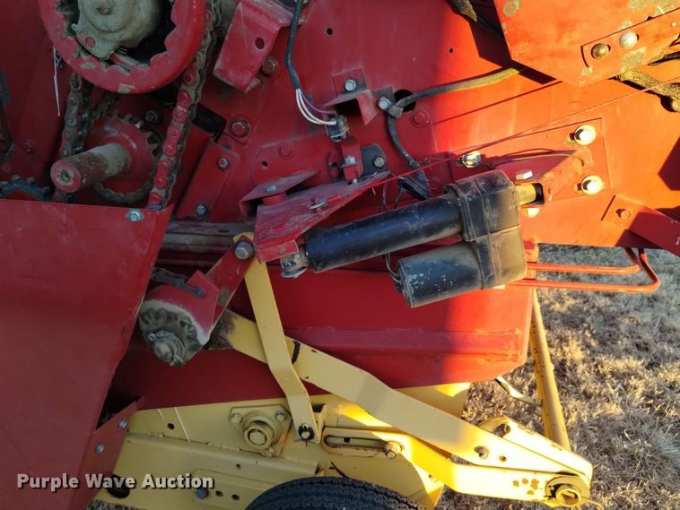 image for item DK8936 New Holland 855  round baler