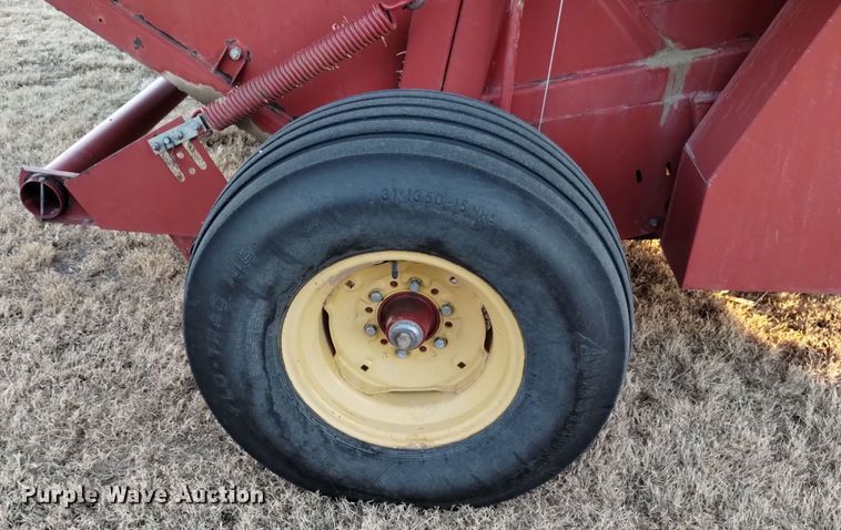 image for item DK8936 New Holland 855  round baler