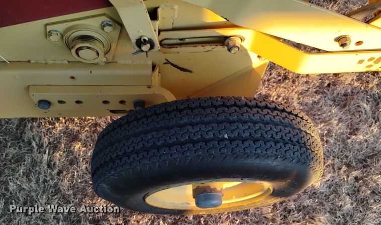 image for item DK8936 New Holland 855  round baler