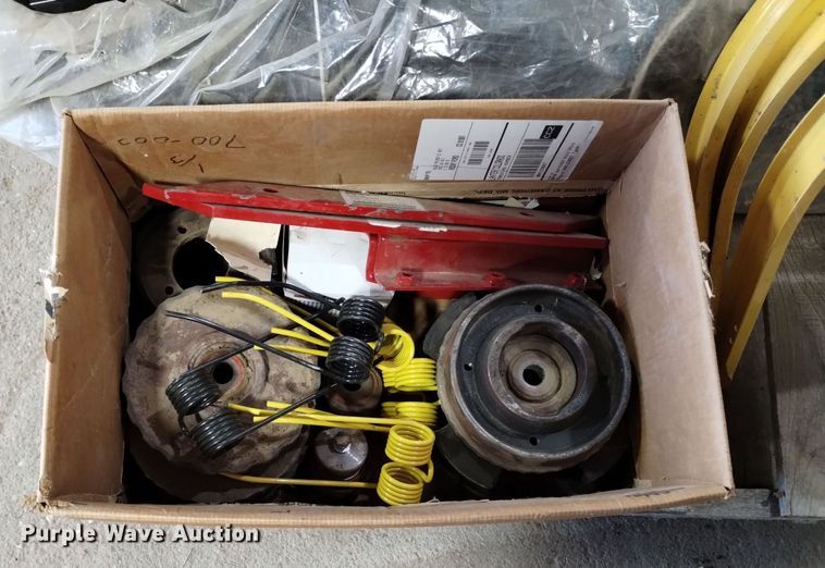 image for item DK8936 New Holland 855  round baler