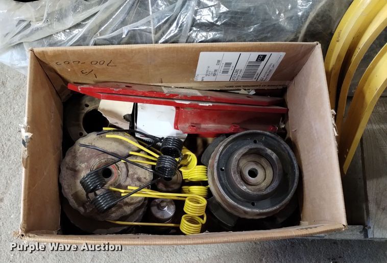 image for item DK8936 New Holland 855  round baler