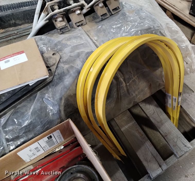 image for item DK8936 New Holland 855  round baler