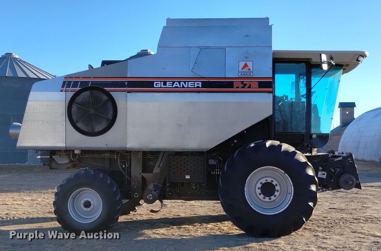 image for item DK8937 1996 Gleaner R72  combine