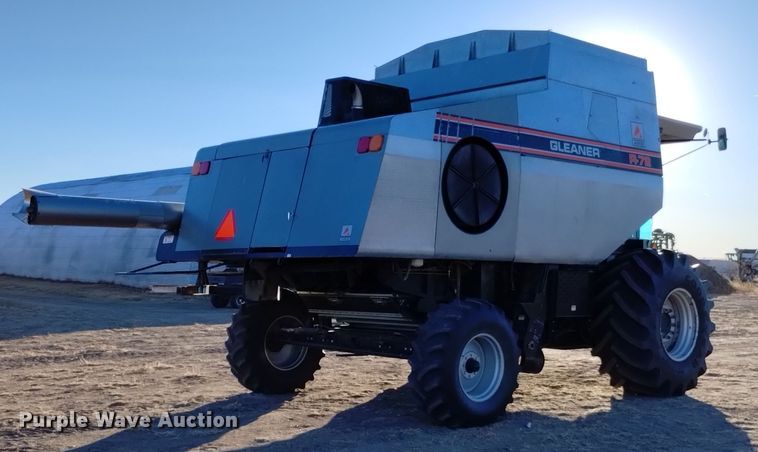 image for item DK8937 1996 Gleaner R72  combine