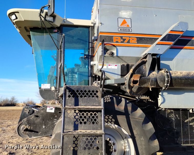 image for item DK8937 1996 Gleaner R72  combine