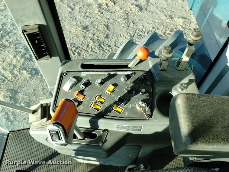 image for item DK8937 1996 Gleaner R72  combine