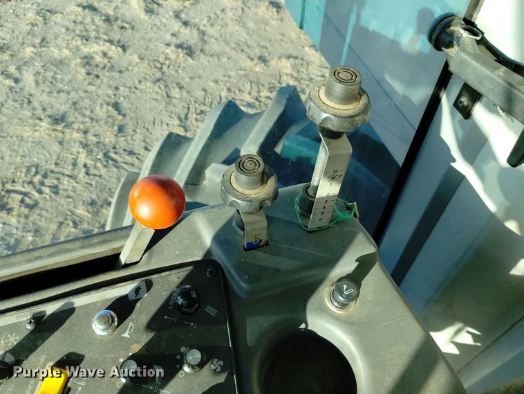 image for item DK8937 1996 Gleaner R72  combine